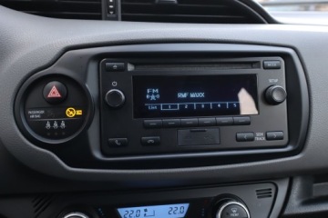 Toyota Yaris III Hatchback 5d Facelifting 2017 1.5 Hybrid 100KM 2020 Toyota Yaris 1.5 Hybrid, Salon Polska, zdjęcie 12