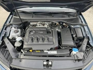 Volkswagen Passat B8 Limousine Facelifting 2.0 TDI 240KM 2020 Volkswagen Passat Highline Automat Podgrzewanie, zdjęcie 11