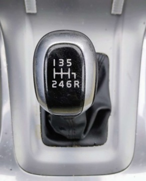 Volvo V70 III Kombi Facelifting 2.0 D3 DRIVE-E 150KM 2015 Volvo V70 2015r 2.0 Diesel. Uszkodzony lewy tyl. Jezdzi. 2.0 Diesel 150KM, zdjęcie 14