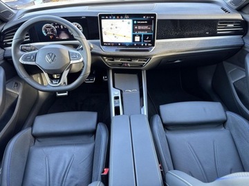 Volkswagen Passat B9 2024 Volkswagen Passat R-Line Matrix DCC Tempomat ACC Masaz Pakiety FV23, zdjęcie 19