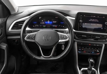 Volkswagen T-Roc I SUV Facelifting 1.5 TSI ACT 150KM 2022 Volkswagen T-Roc 1.5TSI 140KM DSG, Life, Pakiet Zimowy, Pakiet Komfort, Ap, zdjęcie 17