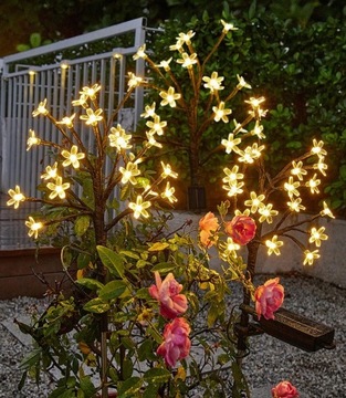 2X СОЛНЕЧНЫЕ ЦВЕТОЧНЫЕ СВЕТИЛЬНИКИ САДОВЫЕ СОЛНЕЧНЫЕ ЛАМПЫ, УСТАНОВЛЕННЫЕ НА УЛИЦЕ