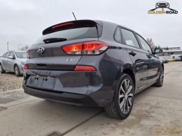 Hyundai i30 III Hatchback 1.6 CRDI DPF 95KM 2017 Hyundai i30 1,6 crdi klima elektryka alu wspomaganie oplacony 1.6 Diesel, zdjęcie 6