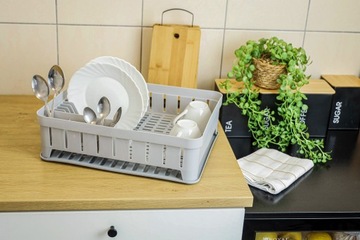 Отдельно стоящая сушилка для посуды с крылом и поддоном.