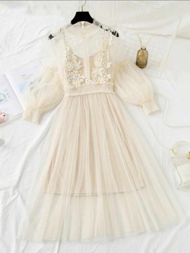 Elegancka sukienka z tiulem rozmiar S/M