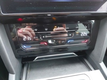 Volkswagen Arteon Fastback Facelifting 2.0 TDI 200KM 2022 Volkswagen Arteon Shooting Brake Elegance 2,0TDI 200km 4x4 FV-VAT23, zdjęcie 29