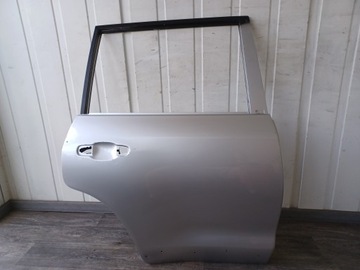 DVEŘE ---- TOYOTA LAND CRUISER J200 ZADNÍ PRAVÉ POZNAN