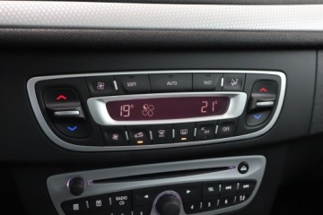 Renault Megane III Grandtour 2.0 16v 140KM 2010 Renault Megane 2.0 16V, Automat, Navi, Klima, zdjęcie 16