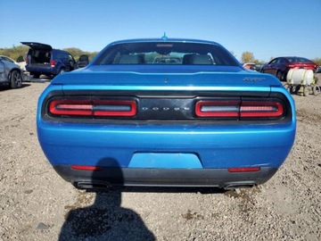 Dodge Challenger III 2015 Dodge Challenger 2015 Dodge Challenger 2dr Cpe SRT 392 6.4 Benzyna 485KM, zdjęcie 2