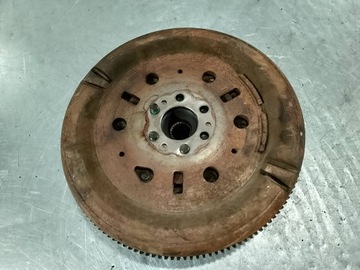 KOLO DVOUHMOTNÉ KOMPLETNÍ VW BORA 06A141031K 1.9