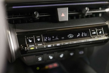 Toyota C-HR II SUV 2.0 Hybrid Dynamic Force 197KM 2024 Toyota C-HR 2.0 Hybrid Dynamic Force GR Sport 2.0 Hybryda 197KM, zdjęcie 18