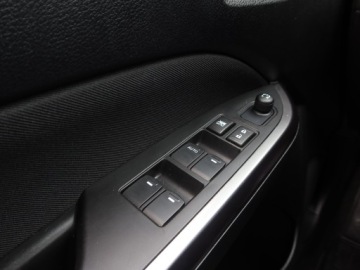 Suzuki Vitara III SUV Facelifting 1.0 BoosterJet 111KM 2019 Suzuki Vitara 1.0 BoosterJet, Salon Polska, zdjęcie 15