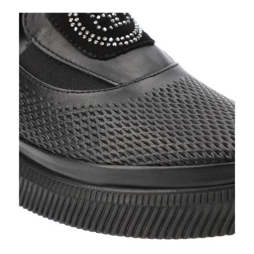 Черные удобные кожаные полусапоги Ravini