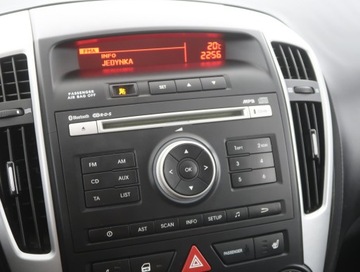 Kia Ceed I SW Facelifting 1.4 DOHC CVVT 90KM 2011 Kia Ceed 1.4 CVVT, Klima, Podgrzewane siedzienia, zdjęcie 12