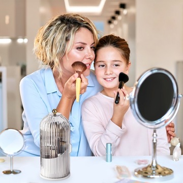 Коробочка для хранения кистей для макияжа.