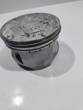 Цилиндровый поршень Suzuki DR 750 Big DR750