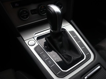 Volkswagen Passat B8 Variant 1.8 TSI BlueMotion Technology 180KM 2017 VW Passat 1.8 TSI, Salon Polska, Automat, Navi, zdjęcie 12