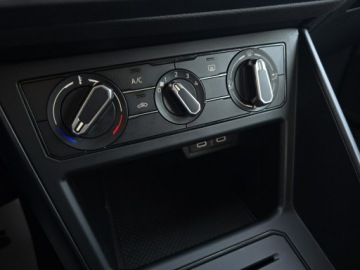 Volkswagen Polo VI Hatchback 5d Facelifting 1.0 TSI 95KM 2022 Volkswagen Polo 1.0 TSI 95KM Salon Polska Serwis ASO Finansowanie FV 23%, zdjęcie 17