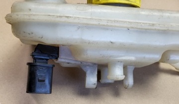 ДАТЧИК БАЧКА ТОРМОЗНОЙ ЖИДКОСТИ AUDI A4 B7 8E0611301G OE ЕВРОПА