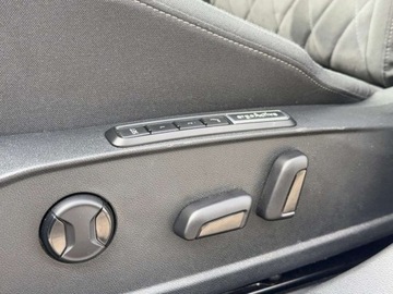 Volkswagen Golf VIII Variant 1.5 eTSI 150KM 2023 Volkswagen Golf VW GOLF VARIANT VIII Webasto Ambient CarPlay 1.5 Benzyna, zdjęcie 11