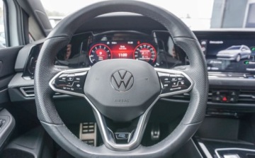Volkswagen Golf VIII Variant 1.5 eTSI 150KM 2023 Volkswagen Golf Volkswagen Golf 1.5 eTSI MHEV R-Line DSG 1.5 Benzyna 150KM, zdjęcie 10