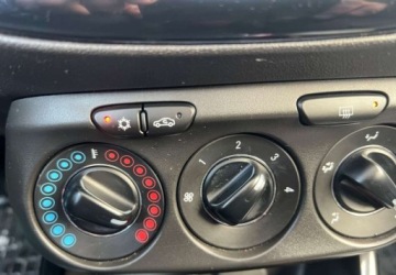 Opel Adam Hatchback 1.4 87KM 2014 Opel Adam Opel Adam 1.4 Black Jack SampS 1.4 Benzyna 87KM, zdjęcie 26