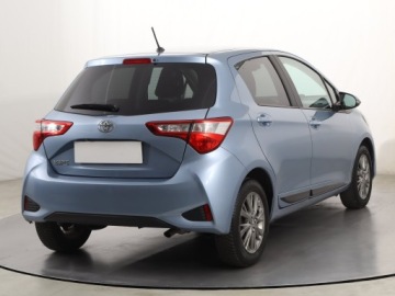 Toyota Yaris III Hatchback 5d Facelifting 2017 1.5 Dual VVT-iE 111KM 2017 Toyota Yaris 1.5 Dual VVT-i, Salon Polska, Klima, zdjęcie 4