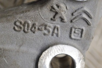 PEUGEOT 3008 SUV P84 1.6 THP 165 PŘEDNÍ LEVÝ DRŽÁK RÁMCE POMOCNÉ S04