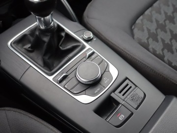 Audi A3 8V Hatchback 3d 1.4 TFSI 122KM 2013 Audi A3 1.4 TFSI, Salon Polska, Xenon, Bi-Xenon, zdjęcie 17