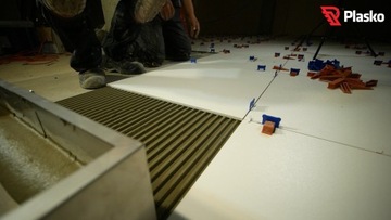 PLASKO SLIDE 8 РЕГУЛИРУЕМЫЙ ЗУБЧАТЫЙ шпатель с чехлами макс. 600 мм