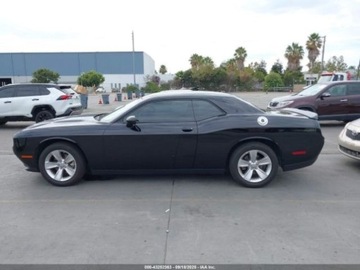 Dodge Challenger III 2023 Dodge Challenger DODGE CHALLENGER SXT 3.6 Benzyna 303KM, zdjęcie 1