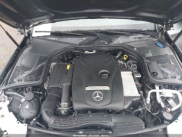 Mercedes Klasa C W205 2018 Mercedes-Benz Klasa C 300 4Matic 2018 2.0l 2.0 Benzyna 241KM, zdjęcie 8