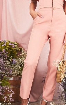 PRETTYLITTLETHING AW2 PROSTE SPODNIE BRZOSKWIA 34