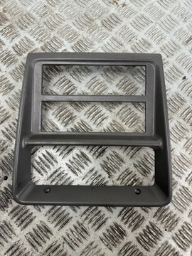 RAMKA RADIA MITSUBISHI PAJERO II MB652134