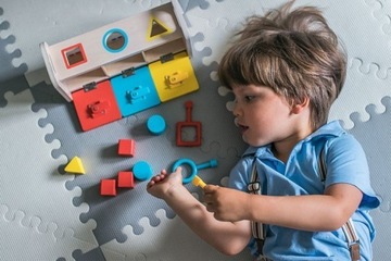 Сортировщик деревянный с ключами Essentiel 18m+ Janod