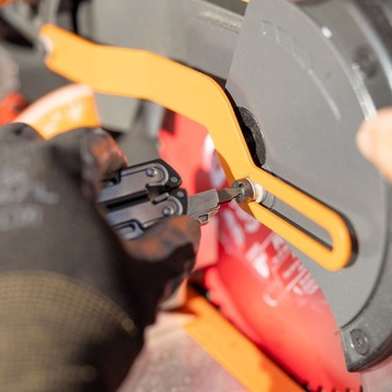 Мультитул Leatherman ARC с чехлом и набором бит.