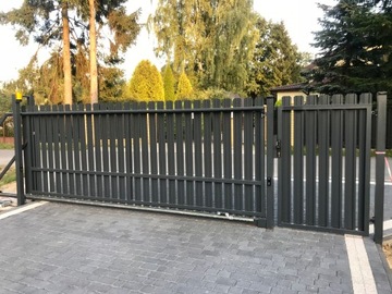 Furtka, brama przesuwna sztachetowa, montaż TREBOR