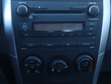 Toyota Corolla X Sedan Facelifting 1.6 Valvematic 132KM 2011 Toyota Corolla 1.6 Valvematic, Salon Polska, zdjęcie 11