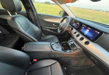 Mercedes Klasa E W213 Kombi Facelifting 2.0 E200 197KM 2022 Mercedes-Benz Klasa E Mercedes E-200 4-Matic kombi bezwypadkowy Fak VAT 2.0, zdjęcie 5