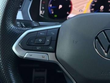 Volkswagen Passat B8 Variant Facelifting 2.0 TDI SCR 200KM 2022 Volkswagen Passat R-Line 4Mot. HarmanKardon LED Matrix Hak Kamera Cofania, zdjęcie 16