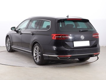 Volkswagen Passat B8 Variant 2.0 TDI BlueMotion SCR 150KM 2017 VW Passat 2.0 TDI, Automat, Skóra, Navi, Klima, zdjęcie 3