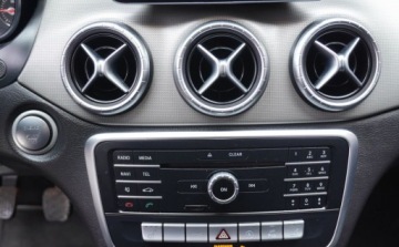 Mercedes CLA C117 Shooting Brake Facelifting 1.6 200 156KM 2018 Mercedes-Benz CLA Bezwypadkowy Serwisowany 1-Wlasciciel Navi Full Led Pdc, zdjęcie 22