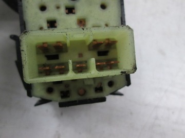 DAEWOO NUBIRA I J100 SPÍNAČ STĚRAČE 4D SEDAN 96251298