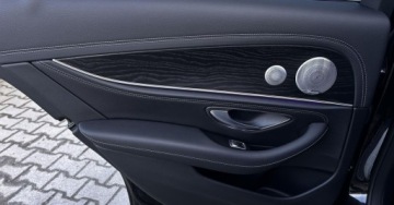 Mercedes Klasa E W213 Limuzyna 2.0 220d 194KM 2020 Mercedes-Benz Klasa E REZERWACJA SalonPL Od Dealera 4Matic AMG Line Kamera, zdjęcie 24
