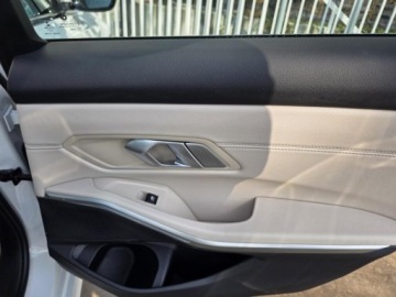 BMW Seria 3 G20-G21 Limuzyna 2.0 330e 292KM 2023 BMW 3 G20 330e 2.0l hybryda Plug-In 292KM * Przebieg: 55,158km, zdjęcie 34