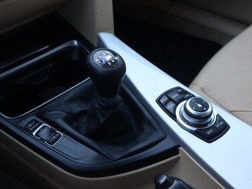 BMW Seria 3 E90-91-92-93 Touring E91 2.0 320d EfficientDynamics 163KM 2012 BMW 3 320 d, Skóra, Klima, Klimatronic, Tempomat, zdjęcie 15