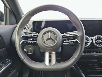 Mercedes GLA II Off-roader Facelifting 1.3 200 163KM 2024 Mercedes-Benz GLA GLA 200 AMG Line Night Package Panorama Burmester 2, zdjęcie 13