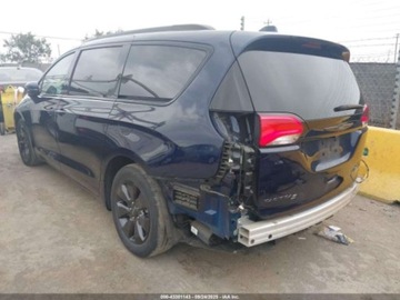 Chrysler Pacifica II 2020 Chrysler Pacifica Hybrid Limited 2020 3.6l 3.6 Hybryda 260KM, zdjęcie 3