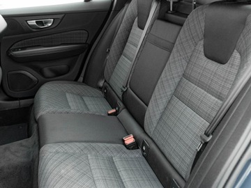 Volvo V60 II  Kombi Facelifting 2.0 B3 163KM 2023 Volvo V60 WD4889R#B3 B Core K.cofania Podgrz.f, zdjęcie 25