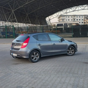 Hyundai i30 I Hatchback 1.4 109KM 2010 Hyundai i30 1.4 Blue Classic, zdjęcie 16